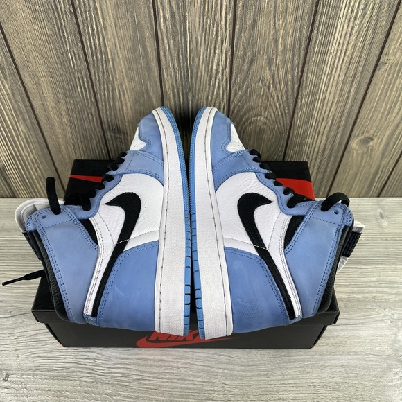 Nike Air Jordan 1 Retro High OG University Blue UNC 575441-134 Size 7Y/8.5W main image 11